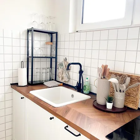 Comfort - Wohndomizil Mit Balkon, Buero Und Netflix Essen
